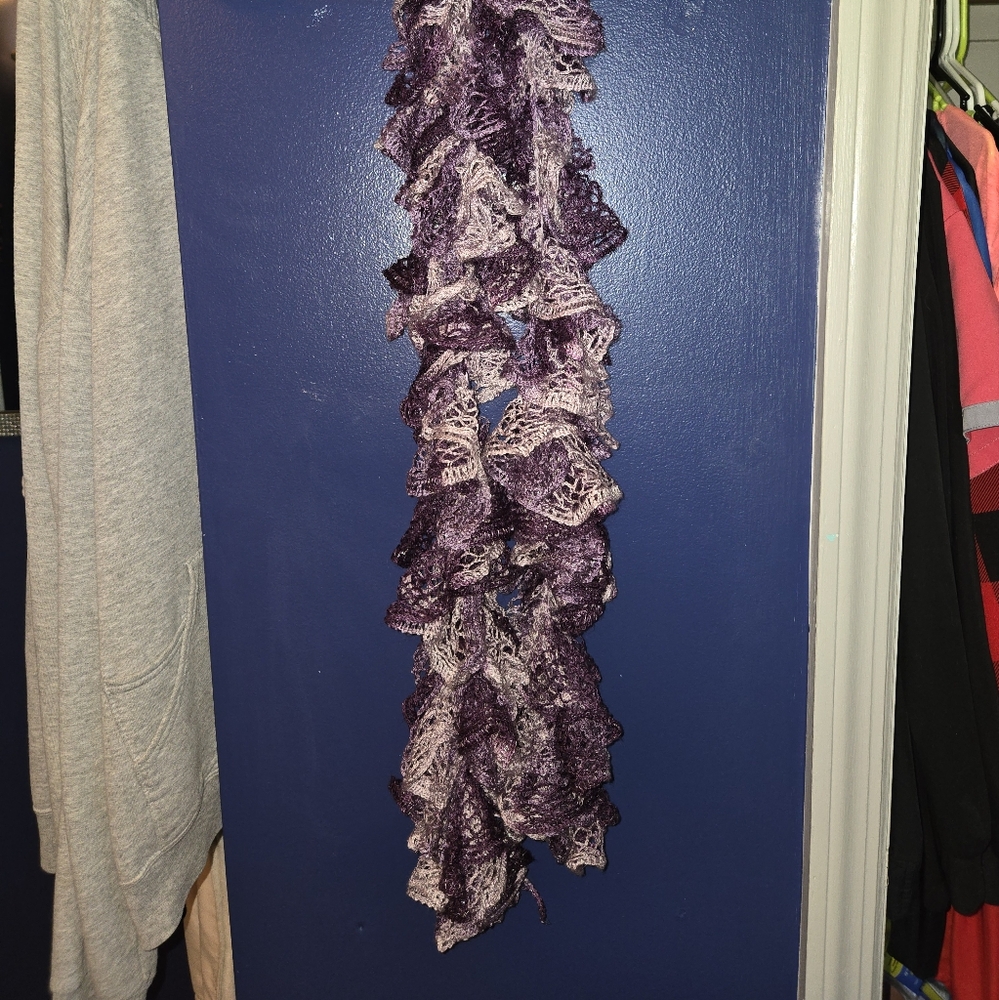 Knit scarf